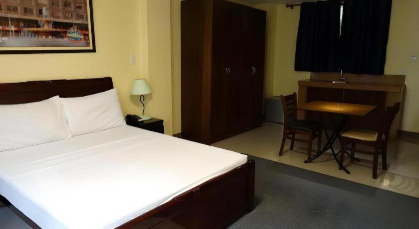 Time Travellers Hotel Manilla Buitenkant foto